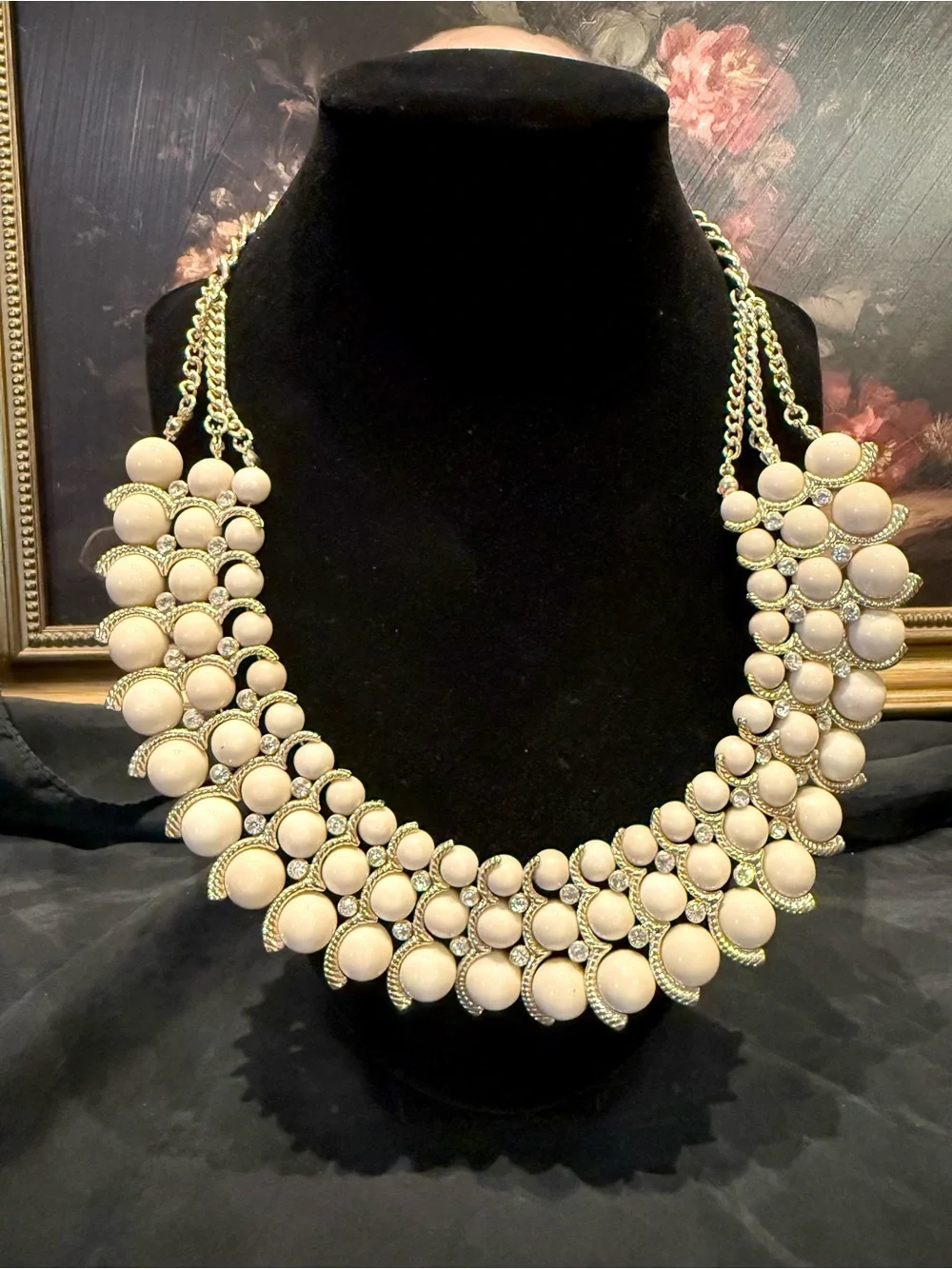 Vintage Ann Taylor Ivory and Gold Toned Bib Collar Necklace